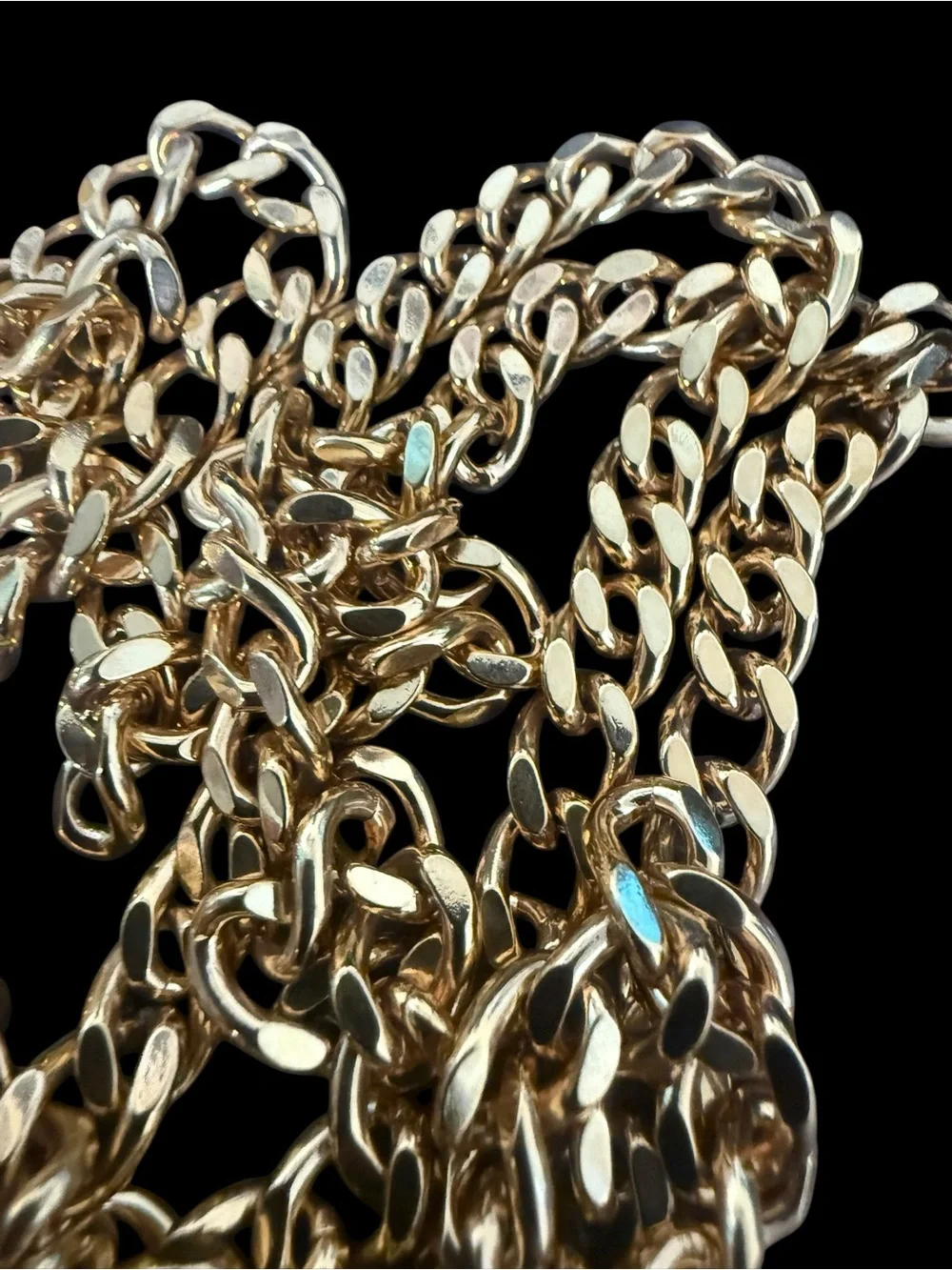 CHANEL polished gold
